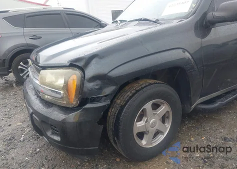 2004 Chevrolet Trailblazer Ls from USA, damaged, VIN 1GNDS13S242187449